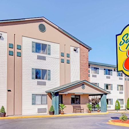 Super 8 By Wyndham Louisville Airport Extérieur photo