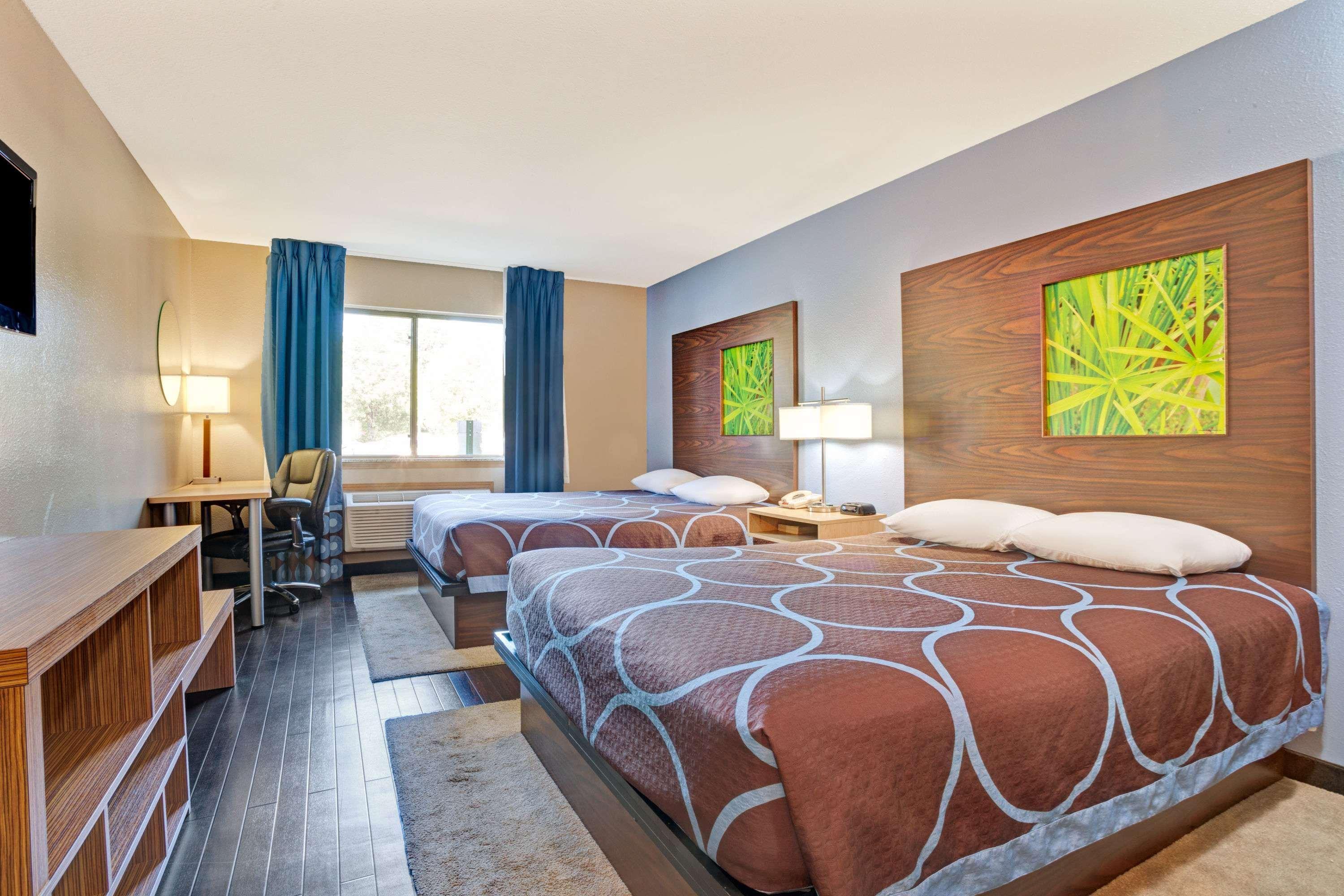 Super 8 By Wyndham Louisville Airport Extérieur photo