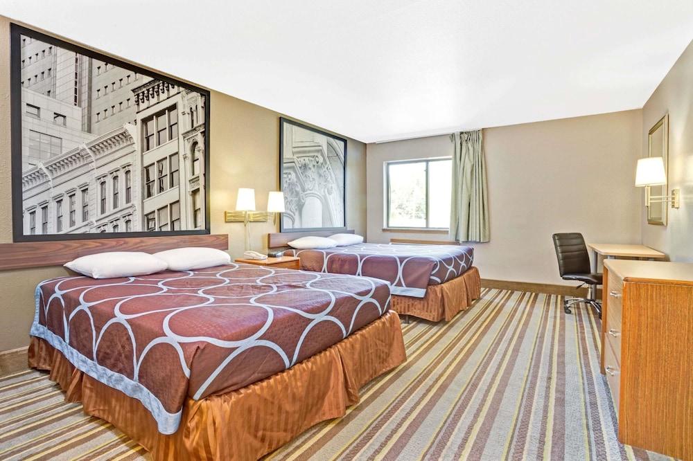 Super 8 By Wyndham Louisville Airport Extérieur photo
