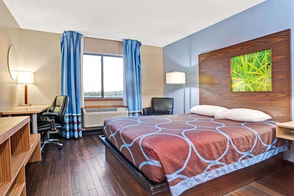 Super 8 By Wyndham Louisville Airport Extérieur photo