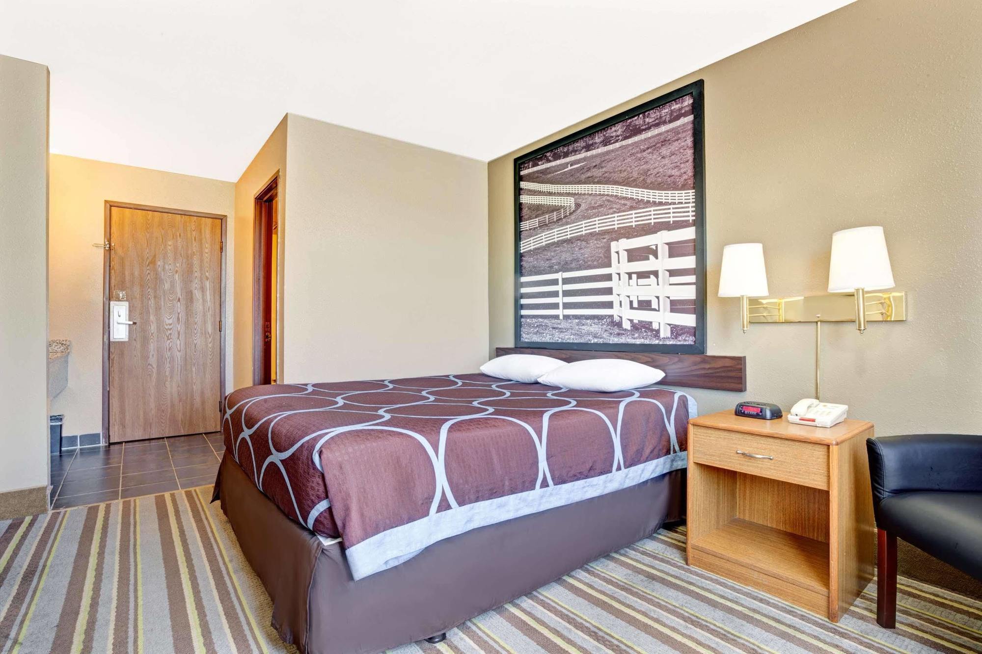 Super 8 By Wyndham Louisville Airport Extérieur photo