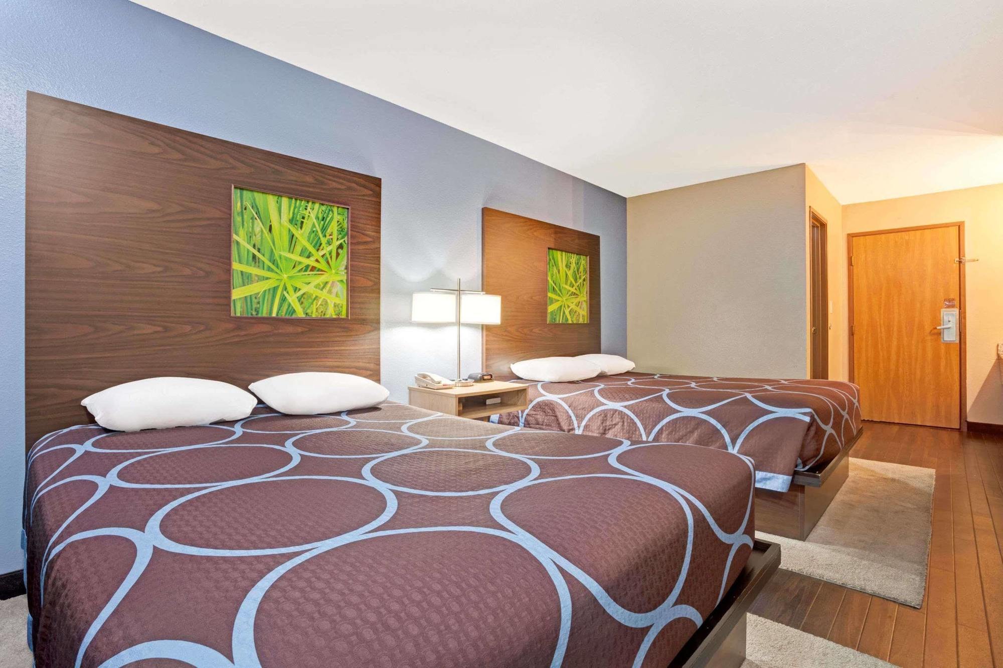 Super 8 By Wyndham Louisville Airport Extérieur photo